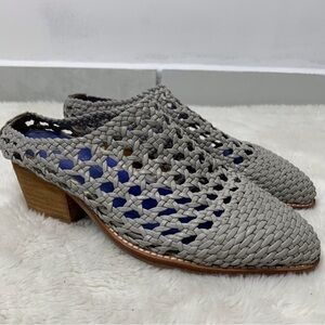 Jeffrey Campbell Women's Armadillo Pointed Toe Woven Mules Gray Size 8